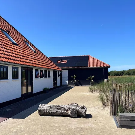 In De Duinen 게스트하우스 3*